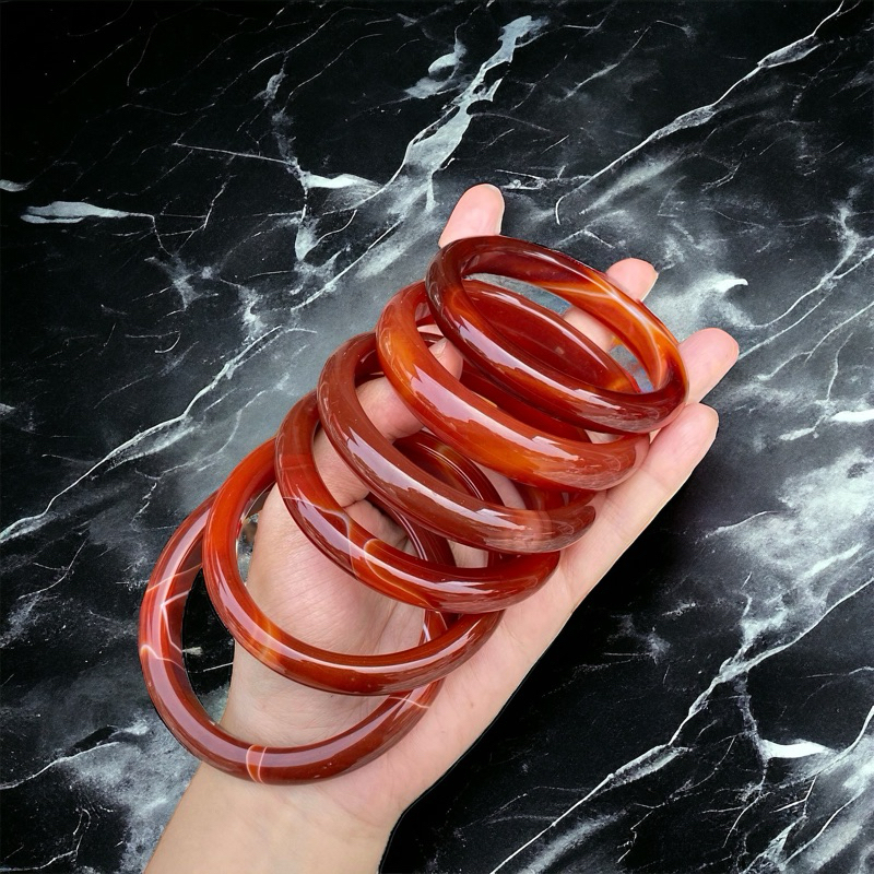 Vòng tay đá mã não tự nhiên nguyên khối loại đẹp HANMYNGHE 4 Vòng tay đá mã não tự nhiên nguyên khối loại đẹp HANMYNGHE - Hình ảnh 4