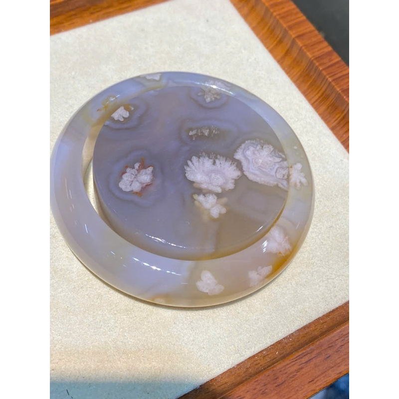 Vòng tay đá mã não hoa anh đào tặng kèm lõi hàng đẹp chất đá trong HANMYNGHE 7 Vòng tay đá mã não hoa anh đào tặng kèm lõi hàng đẹp chất đá trong HANMYNGHE - Hình ảnh 7