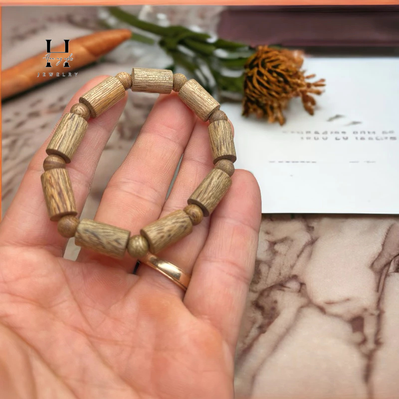 Vòng tay trầm hương banh rừng 8 mm HANMYNGHE 1 Vòng tay trầm hương banh rừng 8 mm HANMYNGHE
