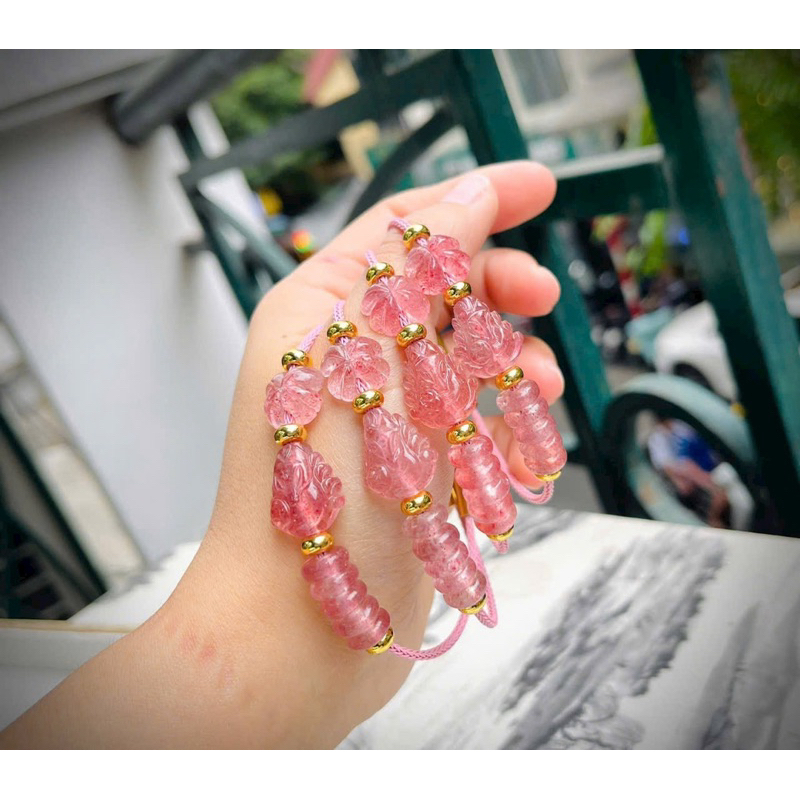 Vòng tay đá thạch anh dâu tây hồng mixngũ điếu hồ ly và cỏ 4 lá HANMYNGHE 3 Vòng tay đá thạch anh dâu tây hồng mixngũ điếu hồ ly và cỏ 4 lá HANMYNGHE - Hình ảnh 3