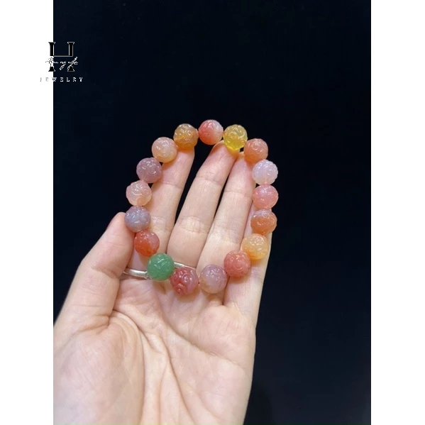 Vòng tay mã não nam hồng chạm hoa văn 11.5 mm HANMYNGHE 1 Vòng tay mã não nam hồng chạm hoa văn 11.5 mm HANMYNGHE