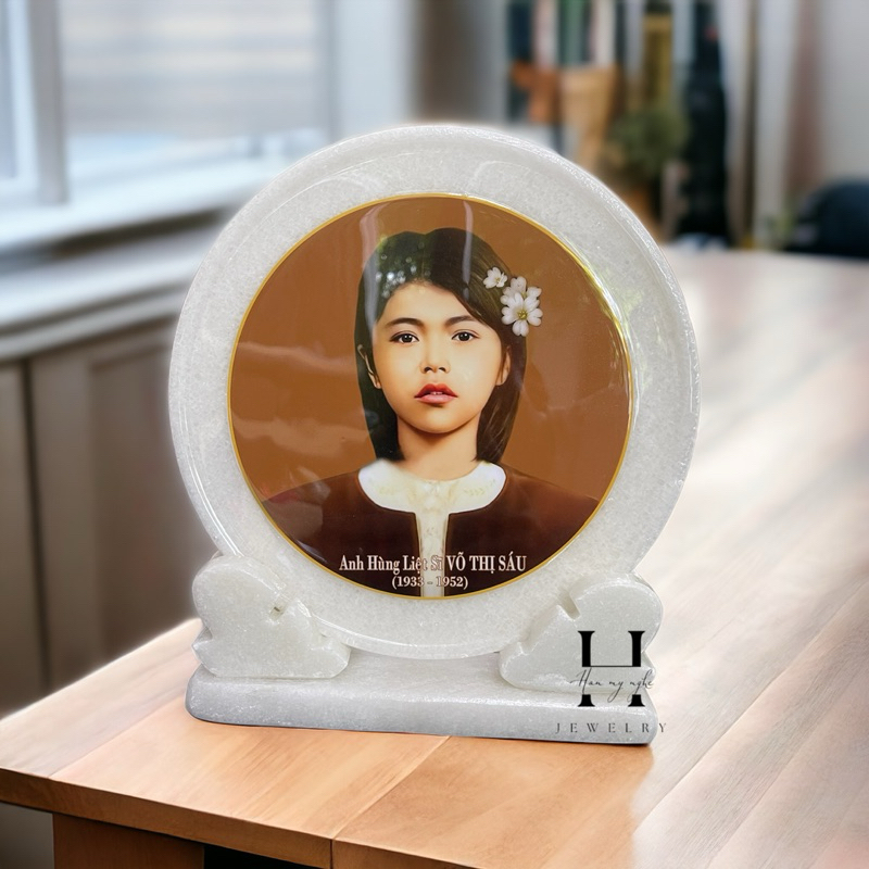 Đĩa đá in ảnh Anh Hùng Liệt Sĩ Võ Thị Sáu 20 cm HANMYNGHE 3 Đĩa đá in ảnh Anh Hùng Liệt Sĩ Võ Thị Sáu 20 cm HANMYNGHE - Hình ảnh 3