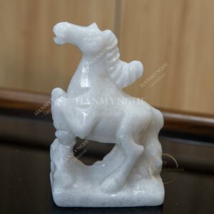 Tượng ngựa phong thủy đá tự nhiên nguyên khối cao 12cm HANMYNGHE