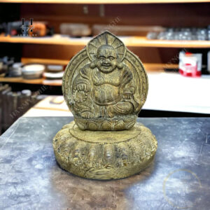 Tượng di lặc để ô tô trầm hương tốc vườn HANMYNGHE